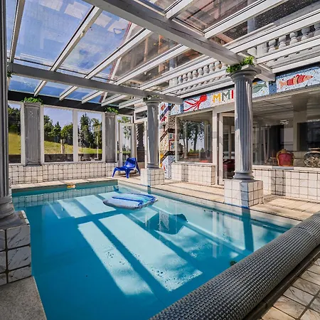 4 Bedroom With Heated Indoor Pool Jajo & Pajo