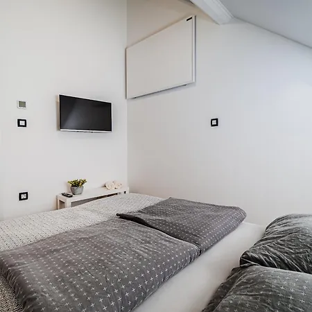 4 Bedroom With Heated Indoor Pool Jajo & Pajo *