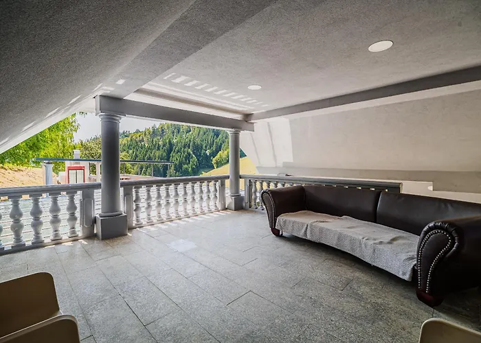 4 Bedroom With Heated Indoor Pool Jajo & Pajo Fala