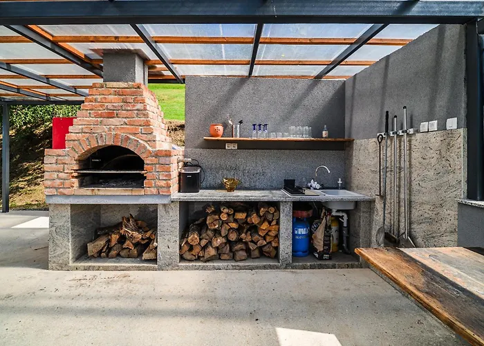 4 Bedroom With Heated Indoor Pool Jajo & Pajo Vila