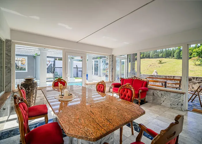 4 Bedroom With Heated Indoor Pool Jajo & Pajo *