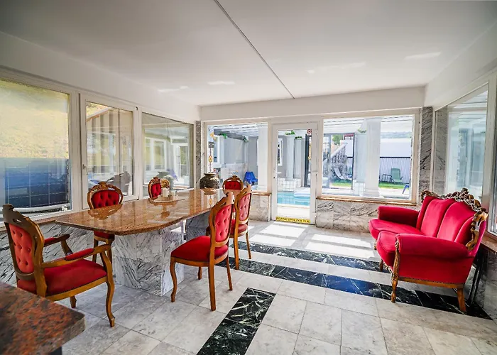 4 Bedroom With Heated Indoor Pool Jajo & Pajo Vila