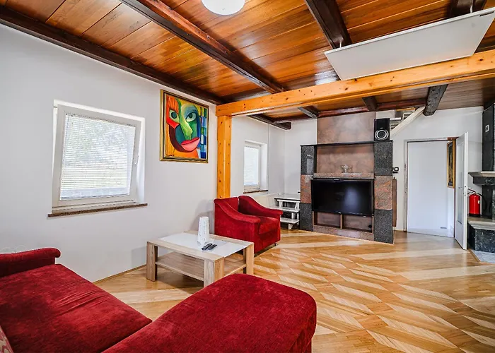 4 Bedroom With Heated Indoor Pool Jajo & Pajo Fala