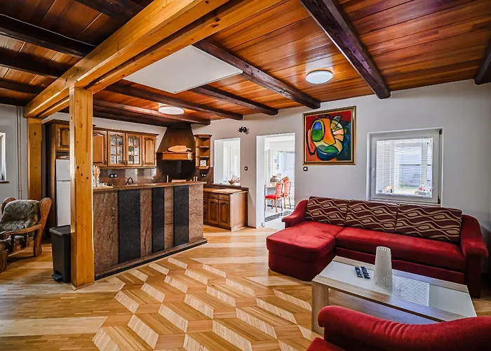 Vila 4 Bedroom With Heated Indoor Pool Jajo & Pajo