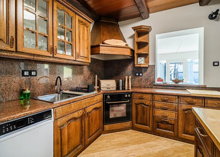 4 Bedroom With Heated Indoor Pool Jajo & Pajo Vila *